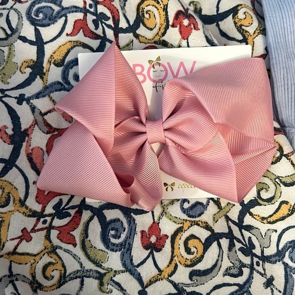 New Pink Ribbon Bow - Picture 1 of 1